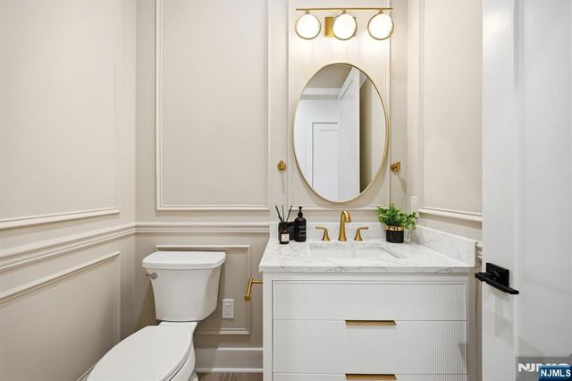 20 Hampton Terrace, Livingston, NJ 07039