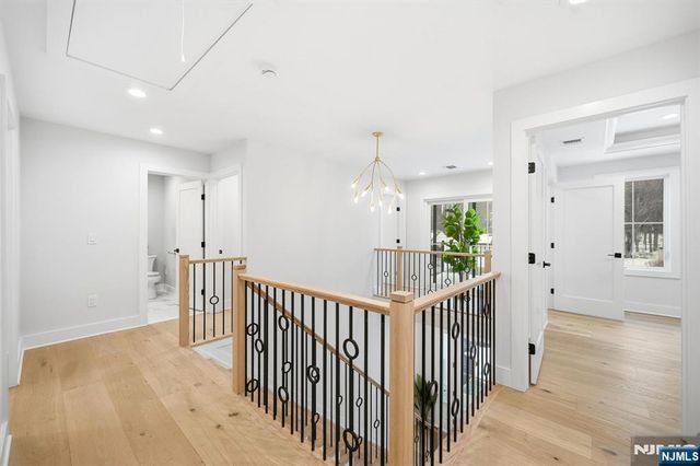 20 Hampton Terrace, Livingston, NJ 07039