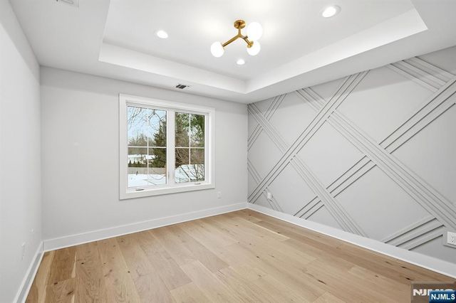 20 Hampton Terrace, Livingston, NJ 07039