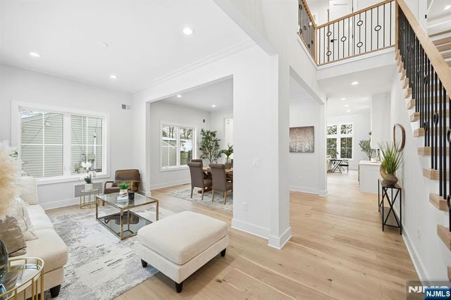 20 Hampton Terrace, Livingston, NJ 07039