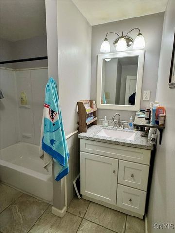 1127 Jefferson Avenue, Utica, NY 13501