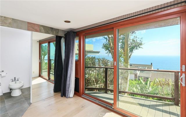 599 Alta Vista, Laguna Beach, CA 92651