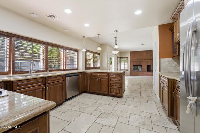 5752 Fox Court, Lancaster, CA 93536