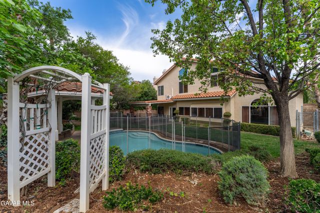 5752 Fox Court, Lancaster, CA 93536