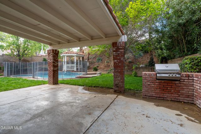 5752 Fox Court, Lancaster, CA 93536