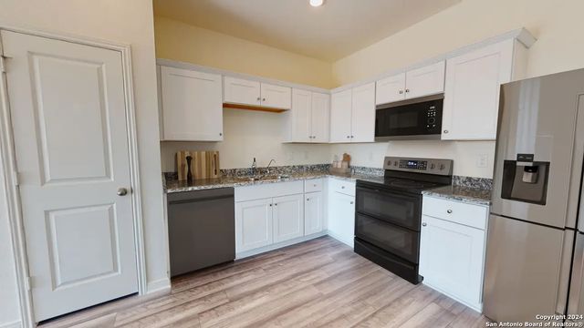 10509 Tufted Court, Adkins, TX 78101