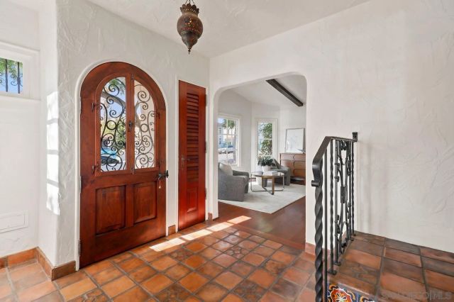 2521 Collier Ave, San Diego, CA 92116