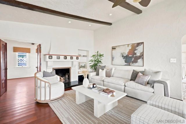 2521 Collier Ave, San Diego, CA 92116