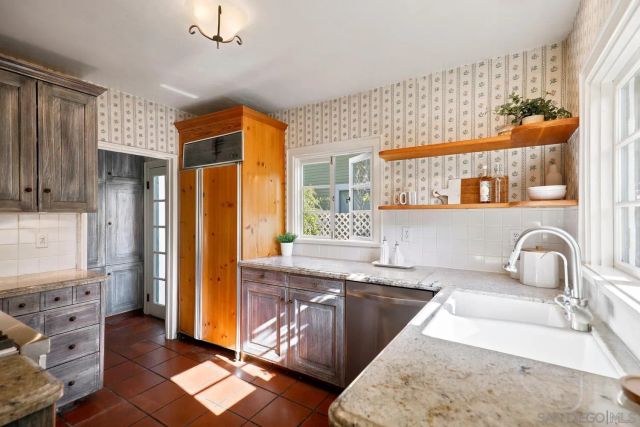 2521 Collier Ave, San Diego, CA 92116