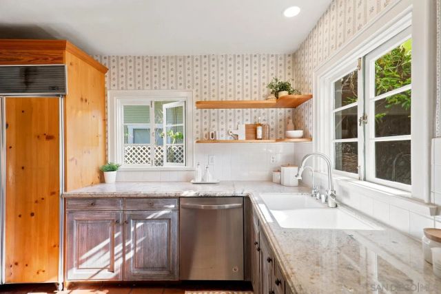 2521 Collier Ave, San Diego, CA 92116