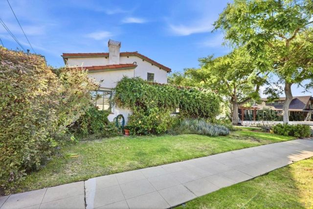 2521 Collier Ave, San Diego, CA 92116