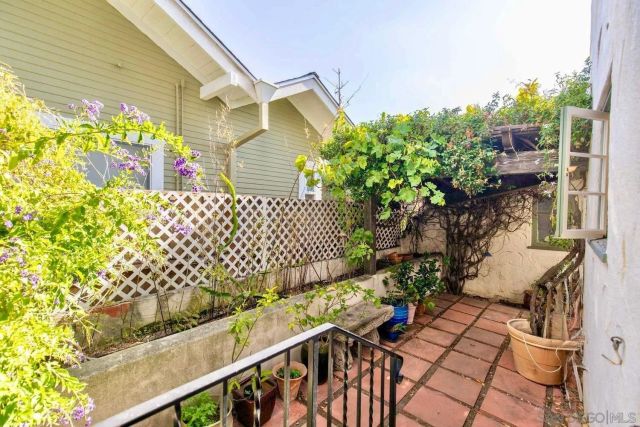 2521 Collier Ave, San Diego, CA 92116