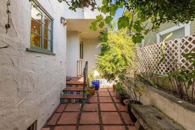 2521 Collier Ave, San Diego, CA 92116
