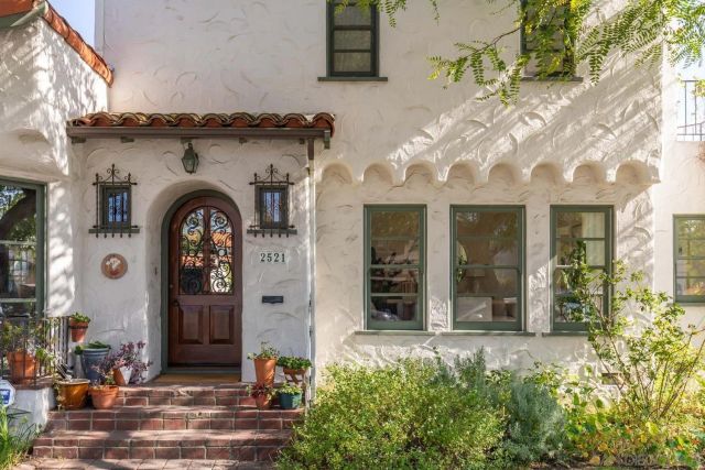 2521 Collier Ave, San Diego, CA 92116