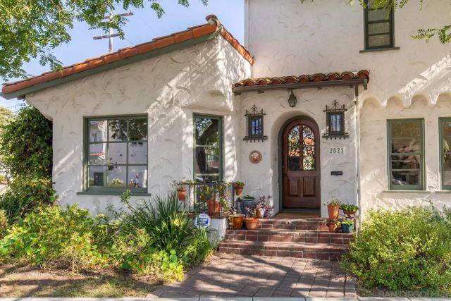 2521 Collier Ave, San Diego, CA 92116