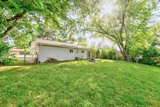 112 Green Lane, Carpentersville, IL 60110