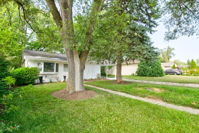 112 Green Lane, Carpentersville, IL 60110