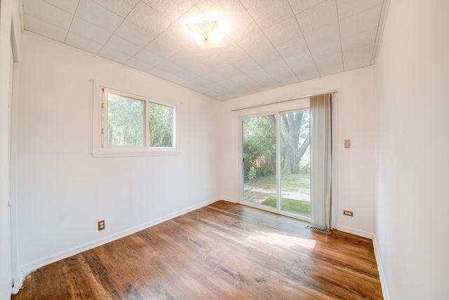 112 Green Lane, Carpentersville, IL 60110