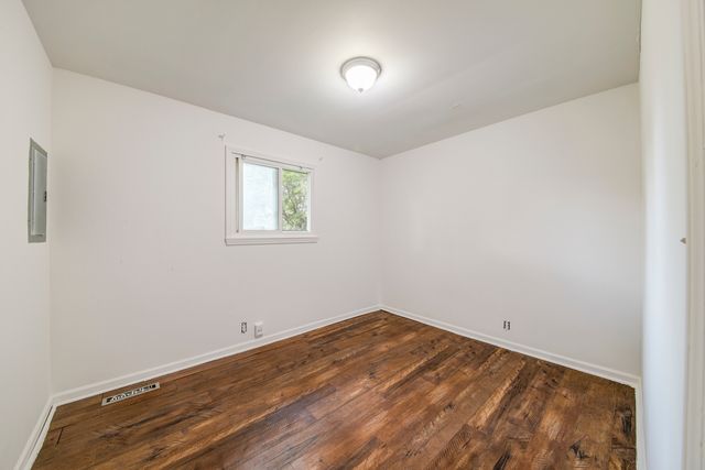112 Green Lane, Carpentersville, IL 60110