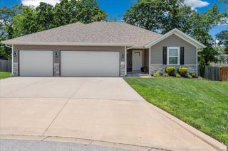 1651 North Penrose Avenue, Nixa, MO 65714