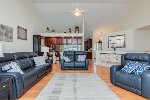 1 Guernsey Drive, Atkinson, NH 03811