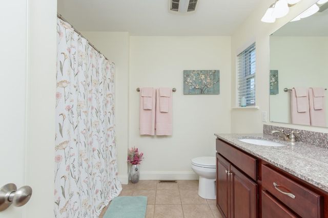 1 Guernsey Drive, Atkinson, NH 03811