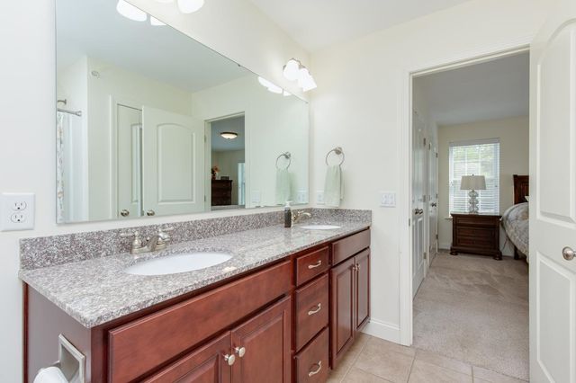 1 Guernsey Drive, Atkinson, NH 03811