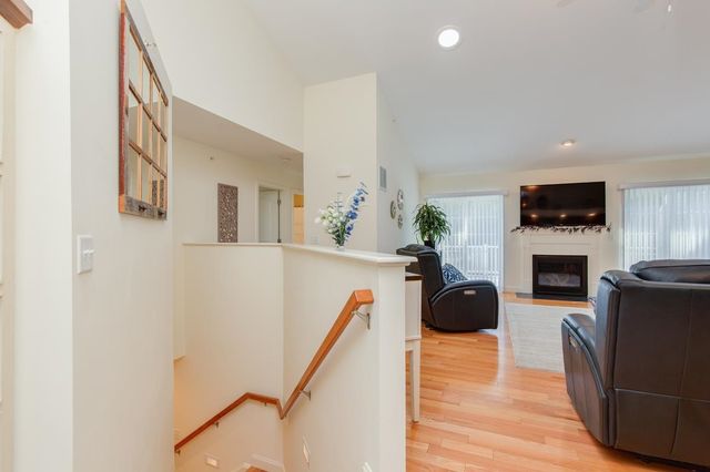 1 Guernsey Drive, Atkinson, NH 03811