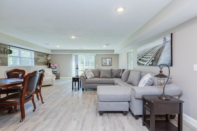 1 Guernsey Drive, Atkinson, NH 03811
