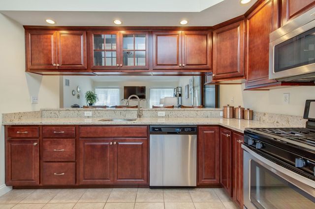 1 Guernsey Drive, Atkinson, NH 03811