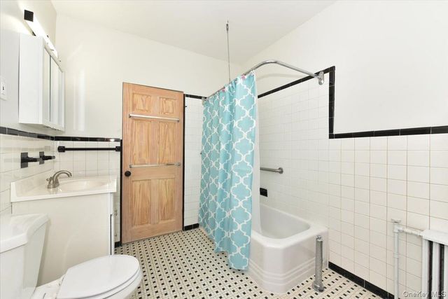 68-12 62nd Street, Ridgewood, NY 11385