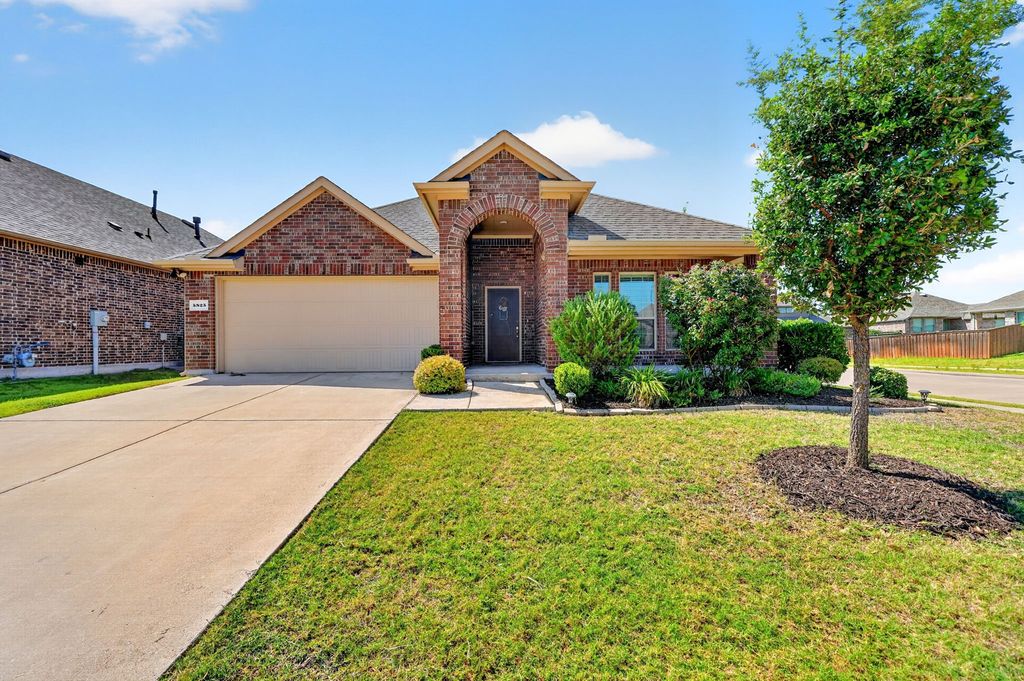 5825 Melville Lane, Forney, TX 75126