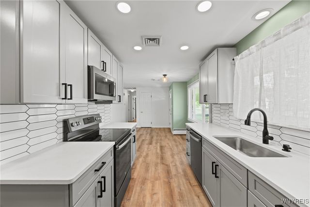 1076 98th Street, Niagara Falls, NY 14304