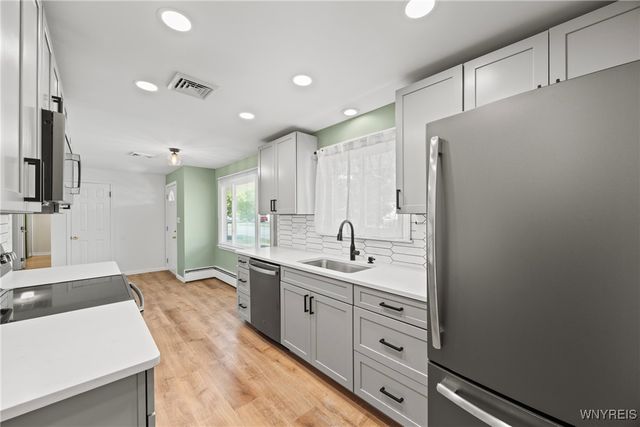 1076 98th Street, Niagara Falls, NY 14304