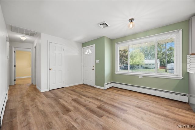 1076 98th Street, Niagara Falls, NY 14304