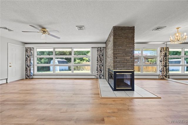 1076 98th Street, Niagara Falls, NY 14304