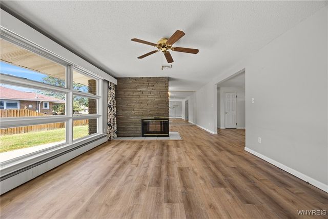 1076 98th Street, Niagara Falls, NY 14304