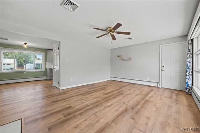 1076 98th Street, Niagara Falls, NY 14304