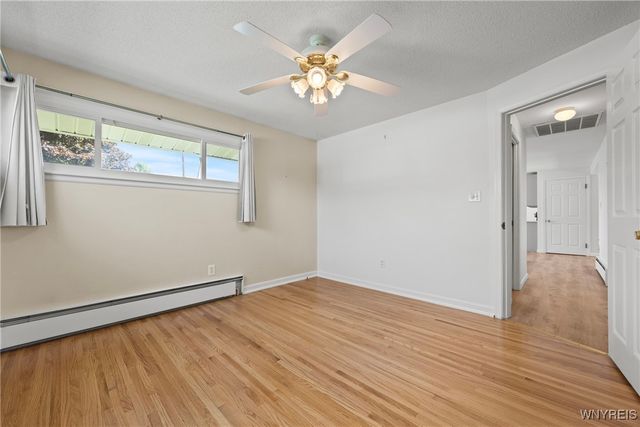 1076 98th Street, Niagara Falls, NY 14304