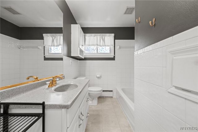 1076 98th Street, Niagara Falls, NY 14304