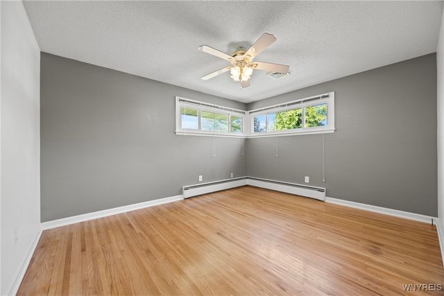 1076 98th Street, Niagara Falls, NY 14304