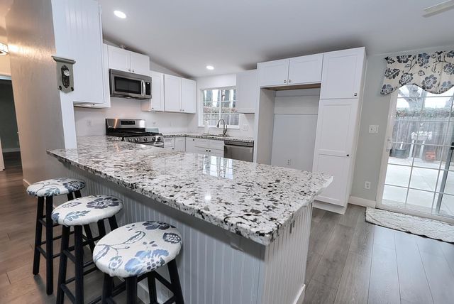 1014 Sunset Dr, Roseville, CA 95678