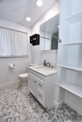 1014 Sunset Dr, Roseville, CA 95678