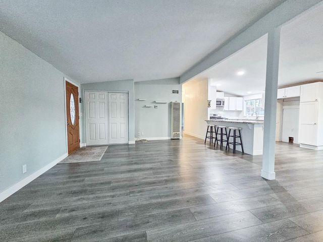 1014 Sunset Dr, Roseville, CA 95678