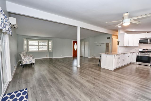 1014 Sunset Dr, Roseville, CA 95678