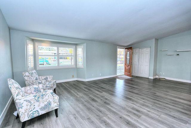 1014 Sunset Dr, Roseville, CA 95678