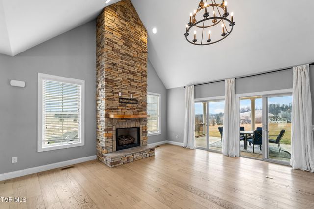 15590 Piper Spring Avenue, Abingdon, VA 24210