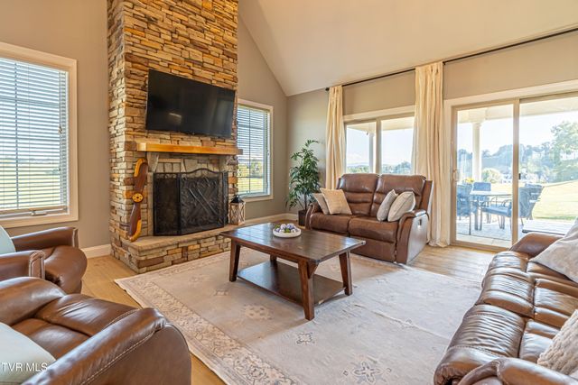 15590 Piper Spring Avenue, Abingdon, VA 24210