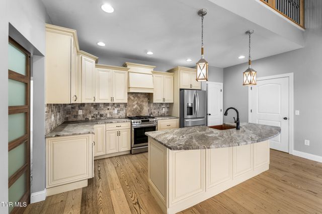 15590 Piper Spring Avenue, Abingdon, VA 24210