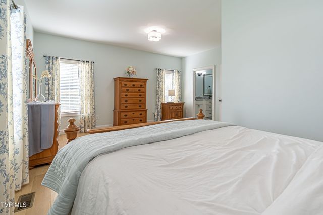 15590 Piper Spring Avenue, Abingdon, VA 24210